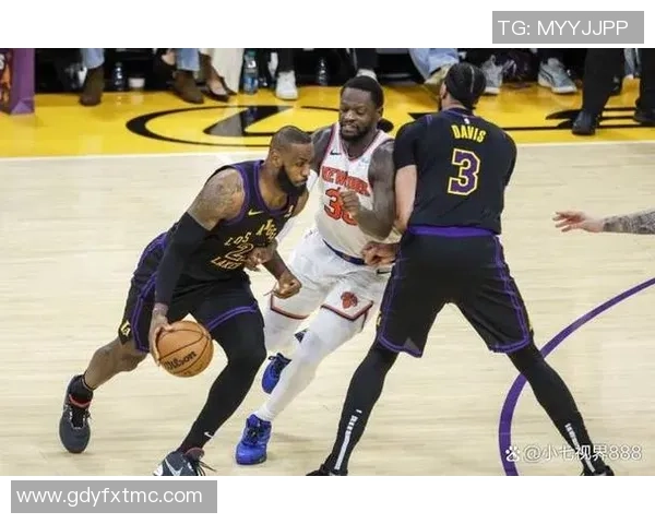 上海篮球队战术深度解析与对比研究揭示球队优势与不足 上海篮球队战术深度解析与对比研究揭示球队优势与不足